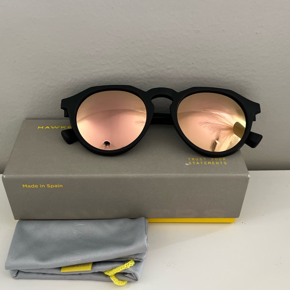 Hawkers Sunglasses WARWICK - POLARIZED BLACK ROSE - made in Spain ~ NWT